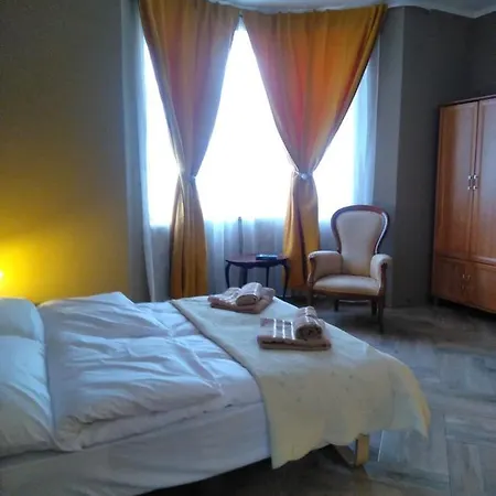 Sunny Bear Bed & Breakfast Jelenia Gora Exterior photo