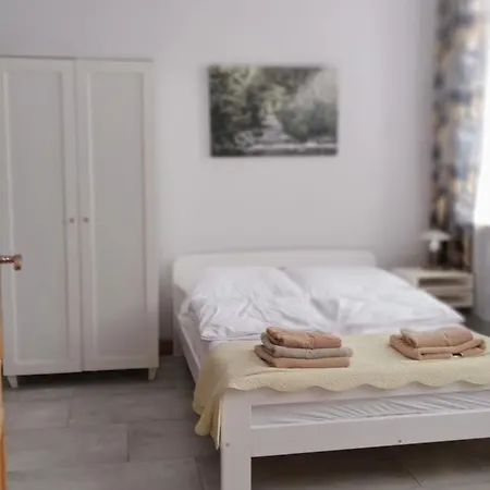 Sunny Bear Bed & Breakfast Jelenia Gora Exterior photo